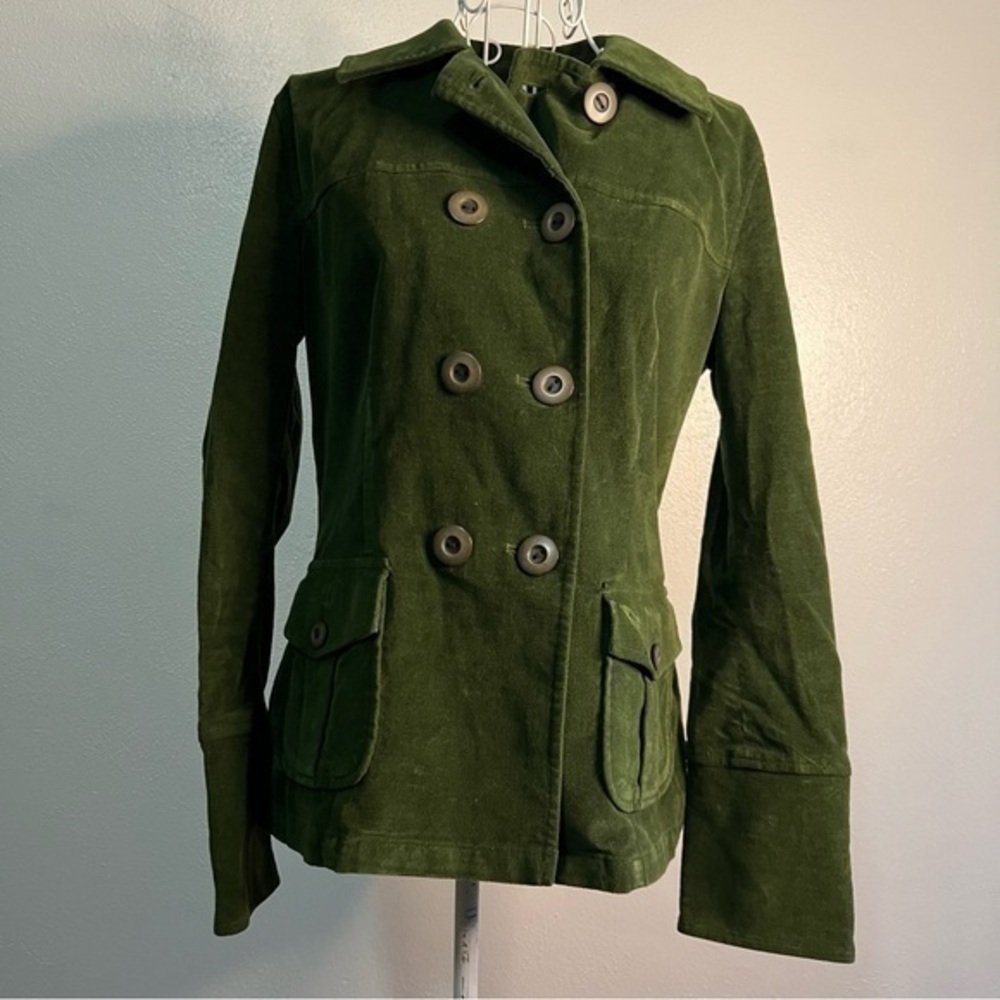 Talbots green plush blazer, Sz 2. Brown button detail on pockets/cuffs. EUC.